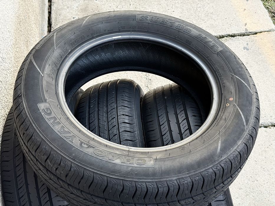 225|65 R17. Комплект шин.