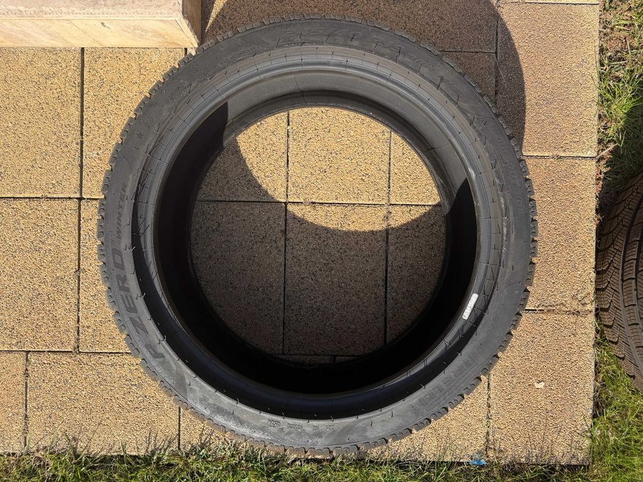 Anvelope iarnă Pirelli P Zero Winter RunFlat BMW 245/40 R19 + 275/35 R19