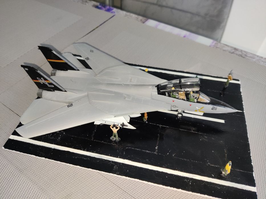 Minidiorama "Preflight" F-14 la scara 1/72