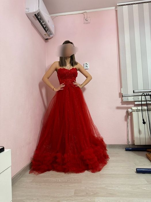 Официална Рокля.    .