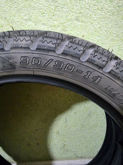 Продам шину 90/90 14