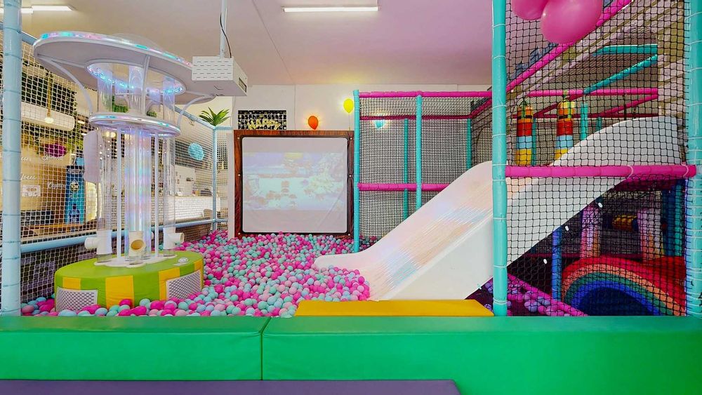 Loc de joaca spatiu de joaca labirint modular