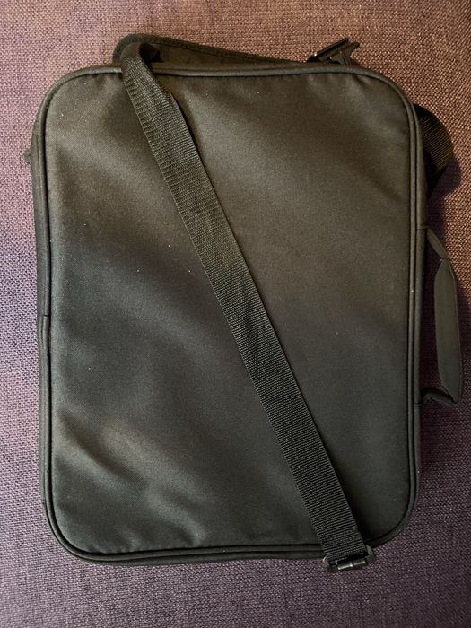 Geanta laptop Case Logic Slim