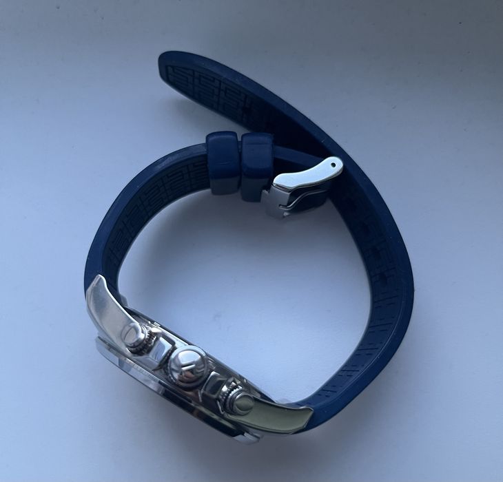 Срочно продам часы