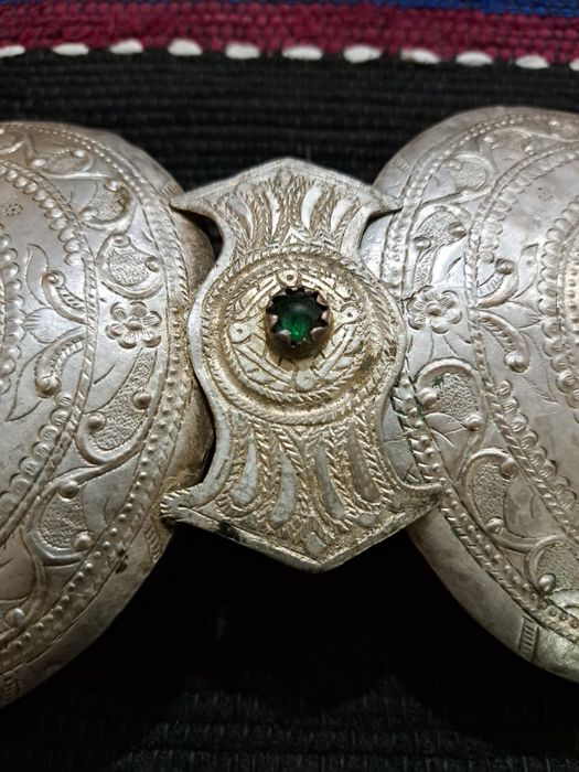 Големи сребърни  пафти