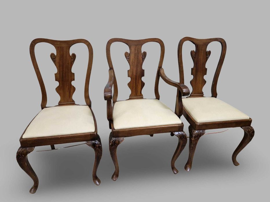 6 броя трапезни столове от масивен орех с кожена седалка