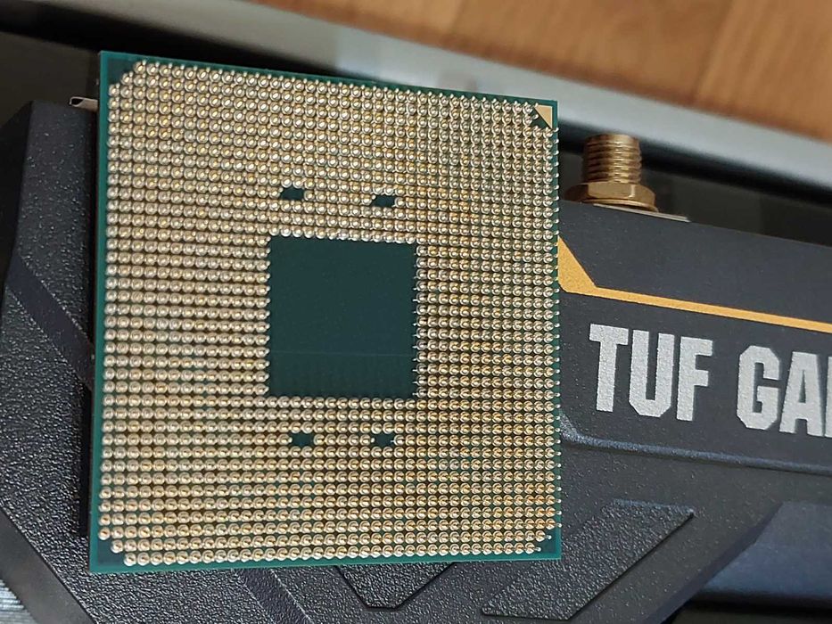 AMD Ryzen 7 5800X + Asus TUF X570 Plus Wi-Fi