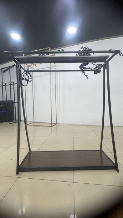 Стойка для одежды