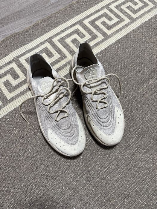 Продам 2 пары кроссовок Adidas , оригинал