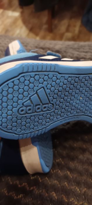 Маратонки адидас 33номер