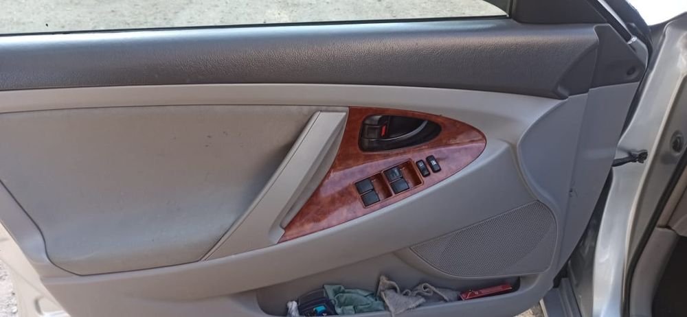 Тойота камри   40.          .