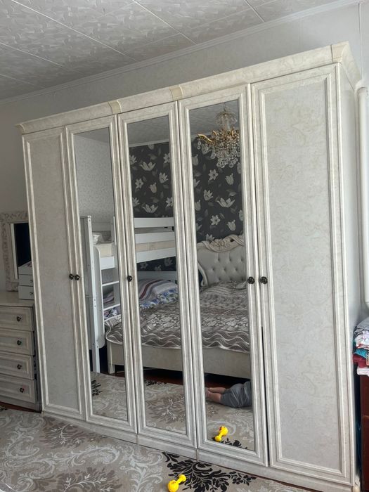 Спальный гарнитур