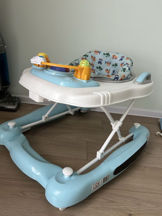 Бебешка проходилка паяк