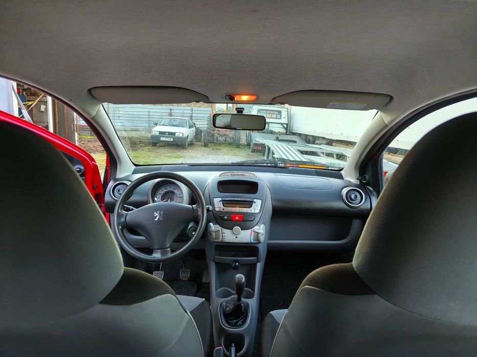 Продавам Peugeot 107