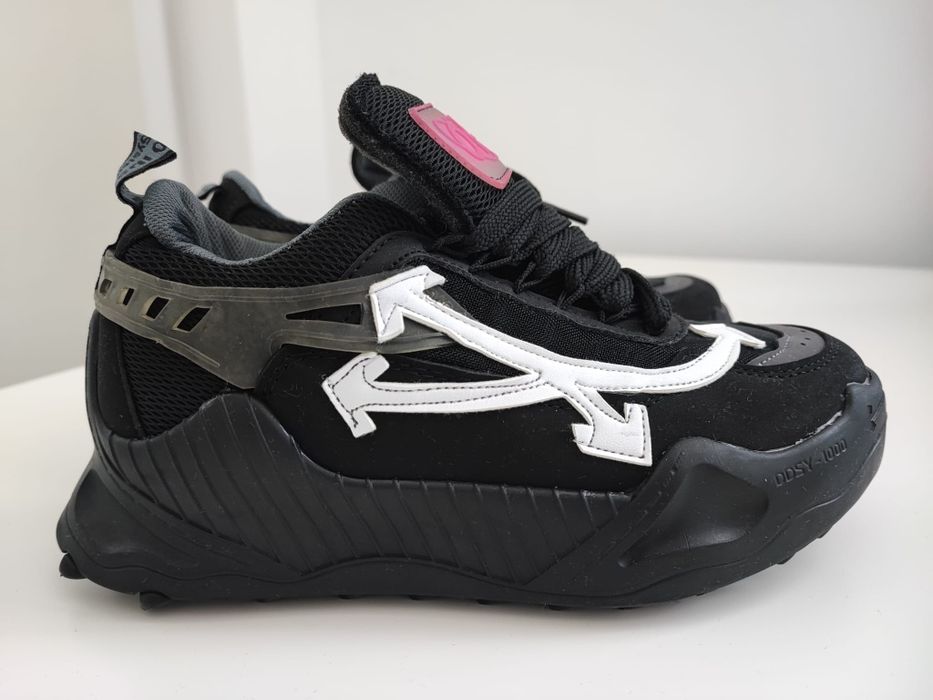 Adidasi  Off White Odsy