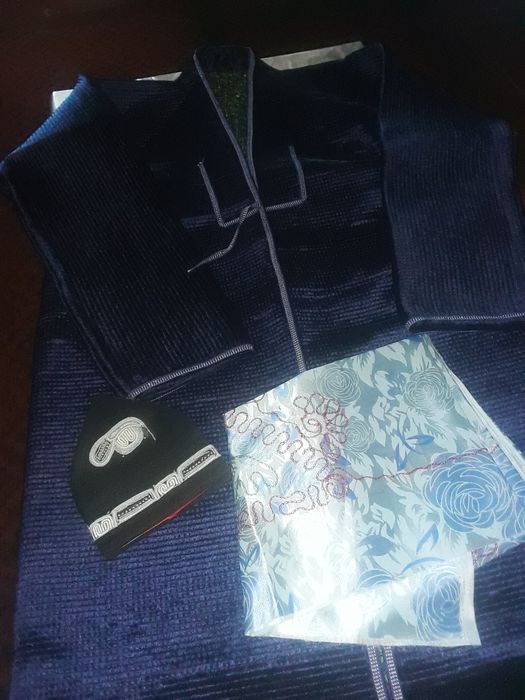 Продается чапан 52 размер