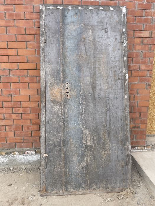 Продам три железные двери