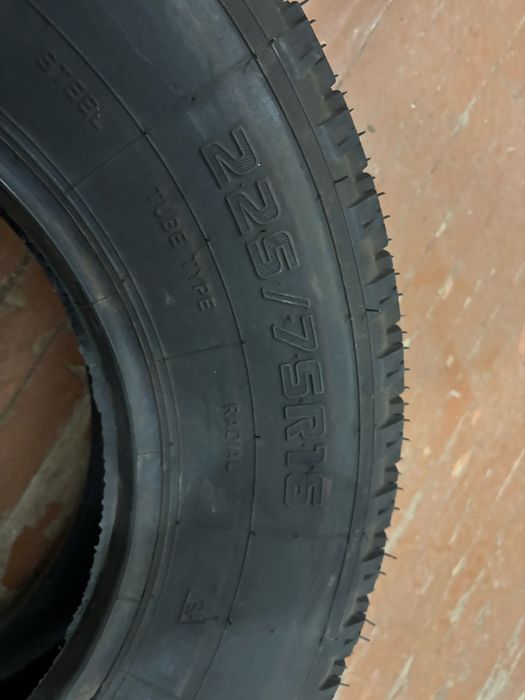 Продам шины 225/75/16rна узик