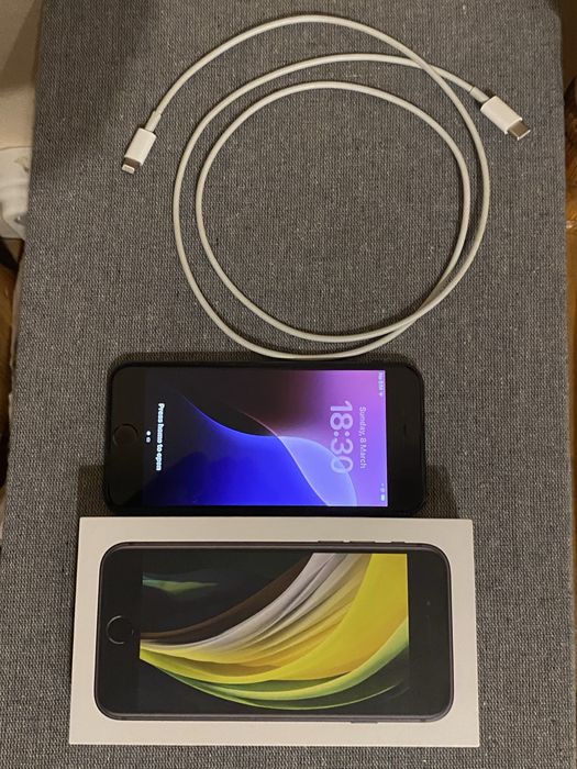 iPhone SE 2020 128GB- добро състояние