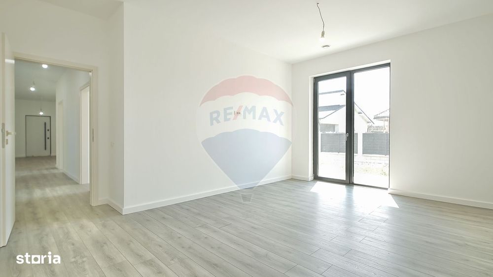 Casă cu 5 camere de vânzare, Hălchiu
