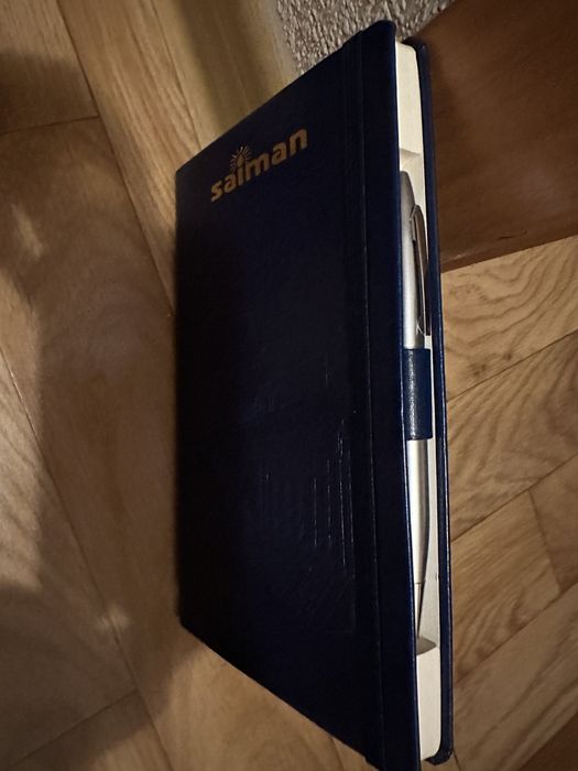 Ежедневники с ручкой в комплекте