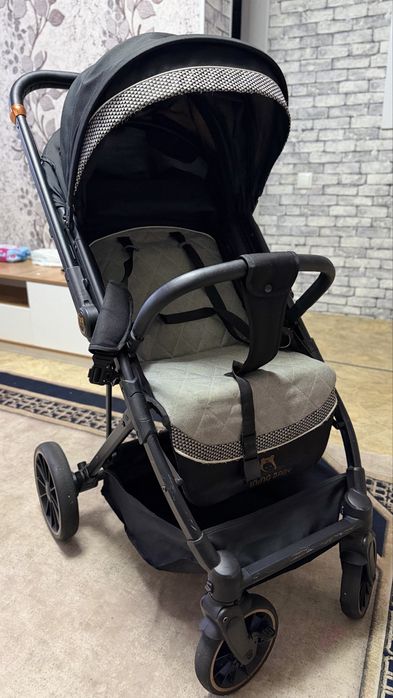 Продам прогулочную коляску