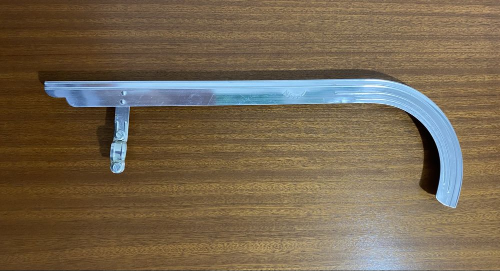 Защитный щиток цепи велосипеда