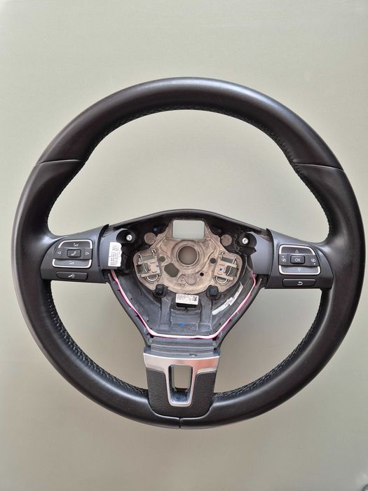 VW мултифункционален кожен волан – Golf 5/6, Passat B6/B7, CC, Caddy, Touran