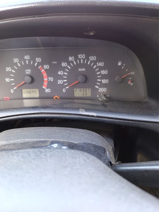 Продам ниву шевроле 2003г