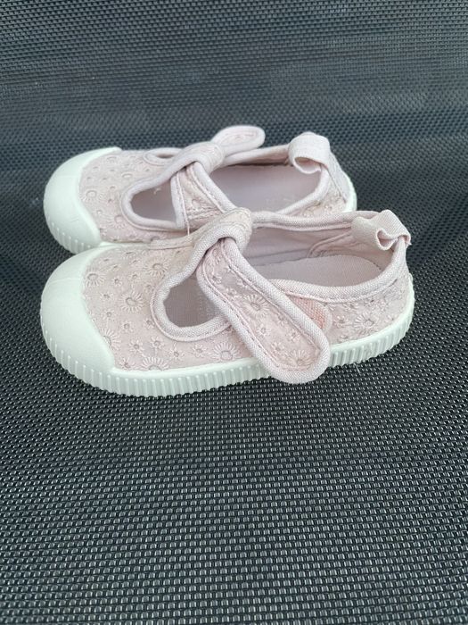 Sandale H&M,marimea 20/21 ca noi