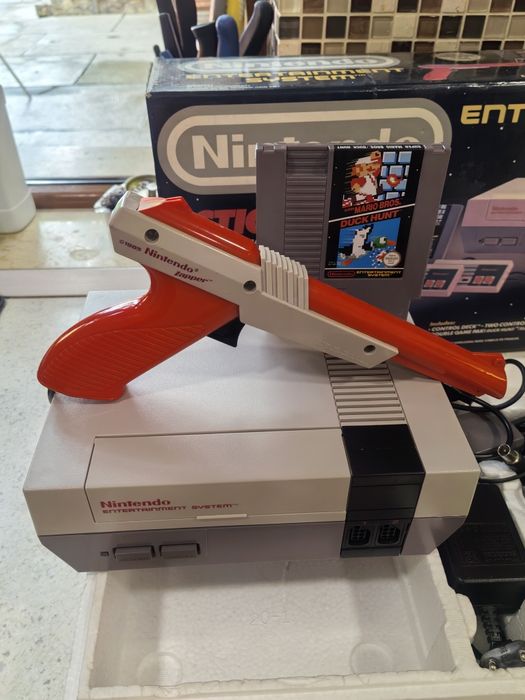 Vând Nintendo nes original în cutie