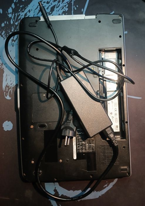 Ноутбук на запчасти dell