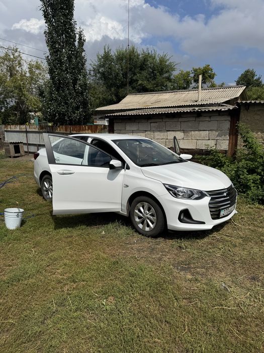 Chevrolet Onix Turbo в идеальном состоянии