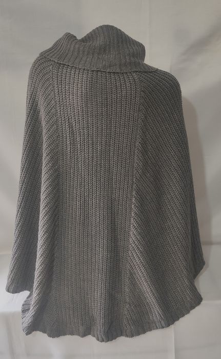 Pulover Poncho cu guler mare marca Rainbow