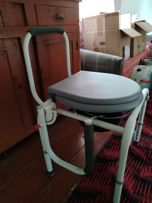 Продам инвалидную коляску