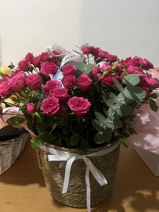 Цветы  с корзине