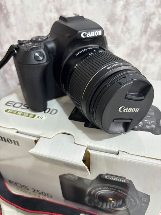 Фотоаппарат зеркальный CANON
