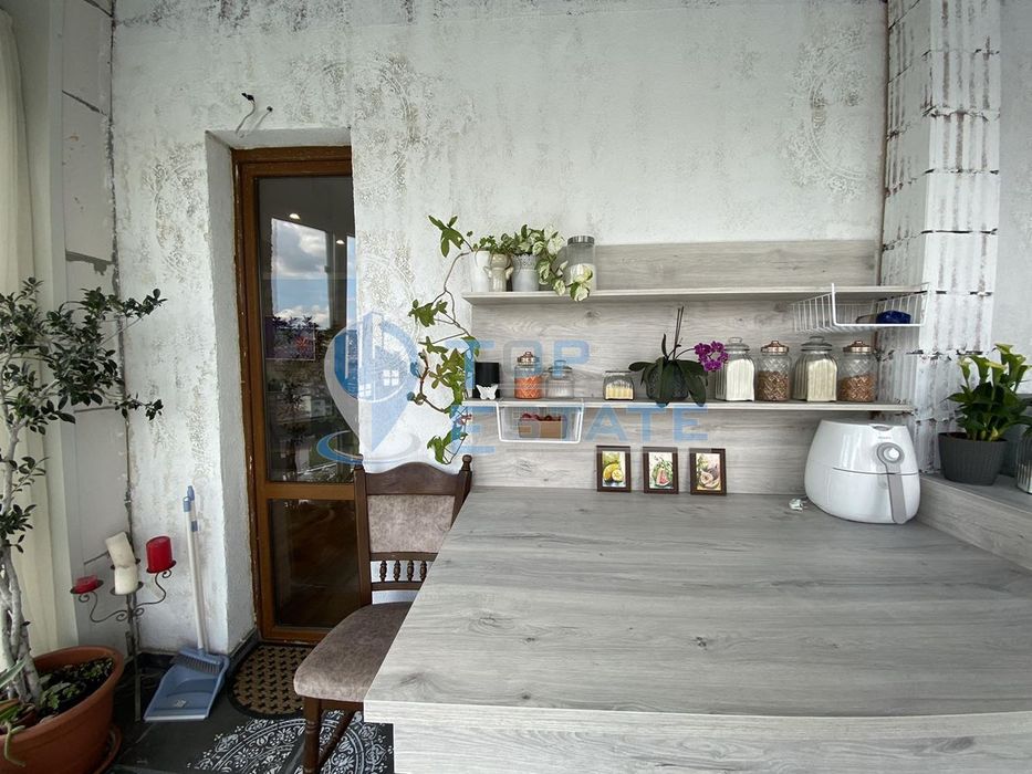 Продава се Тристаен апартамент в Велико Търново, Център - 220 кв.м за 1091 €/кв.м - Снимка #10