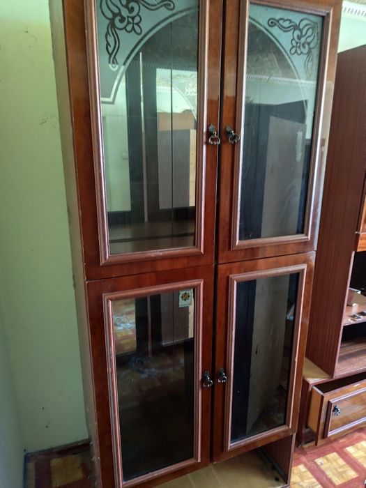 Продам шкаф шифонер почьти даром