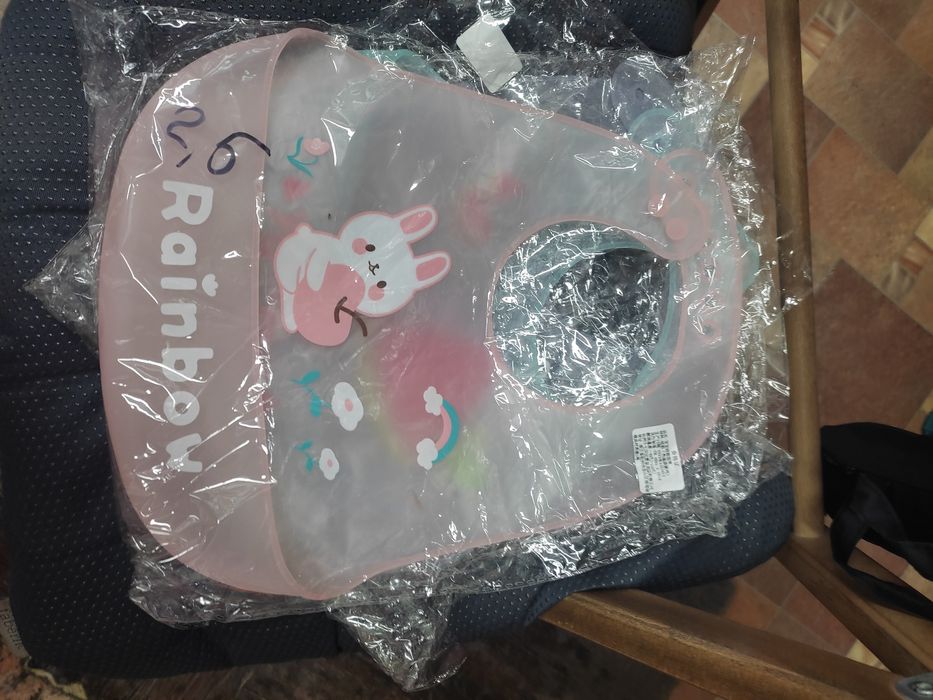 Слюнявчик для детей младшего возраста