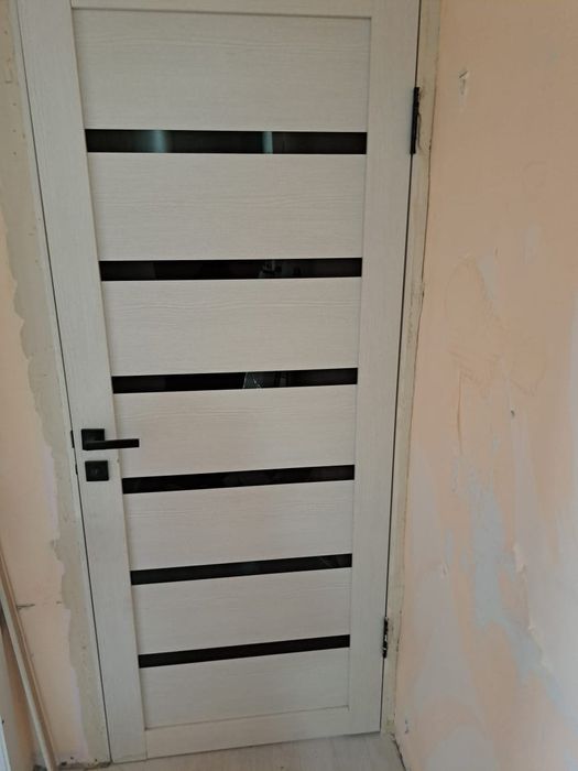 Продам  дверь  8000тг