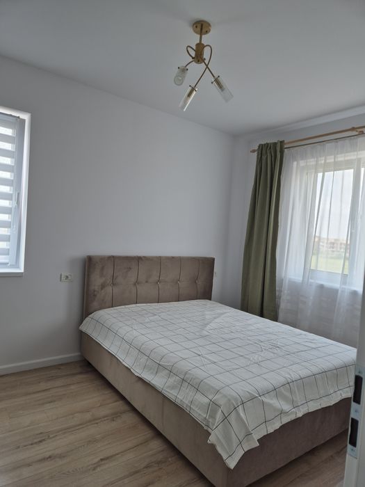 Inchiriez apartament.