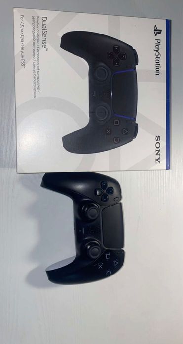 Ps 5 Assassin’s creed edition +3 joysticks