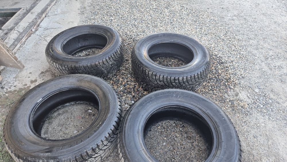 Продам зимнюю резину 265/65R17