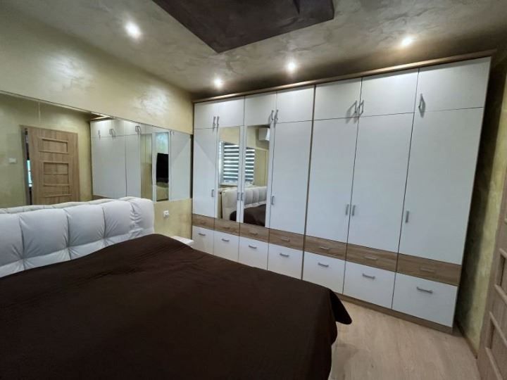 Продава се Тристаен апартамент в София, Люлин 4 - 72 кв.м за 2500 €/кв.м - Снимка #3