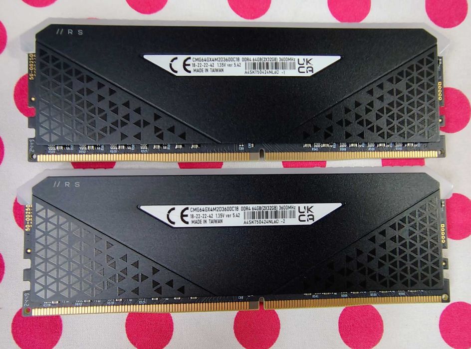 Memorie Ram Corsair VENGEANCE RGB RS 64GB (2 x 32) DDR4 3600MHz.