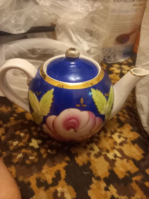 Чинни идишлар сотилади