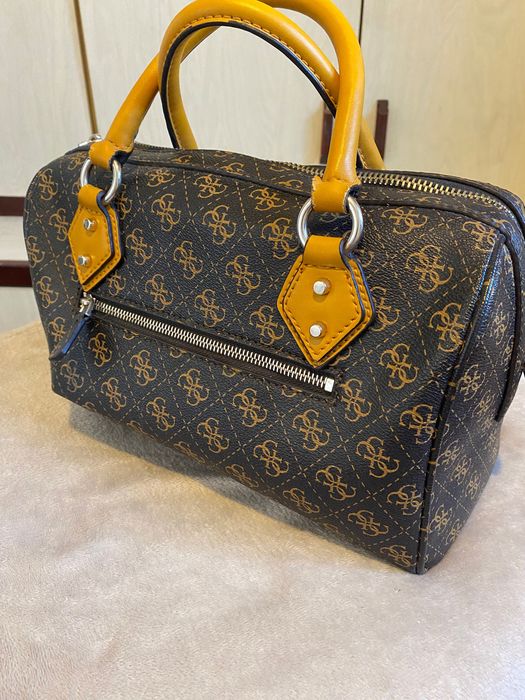 Чанта Guess оригинална
