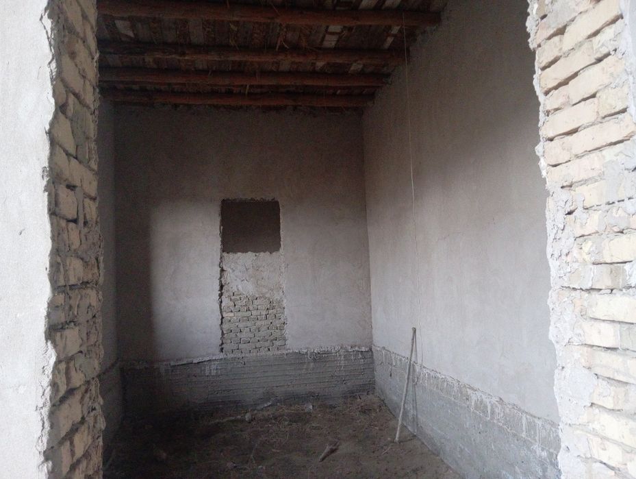 Курилиши тугалланмаган ховли сотилади