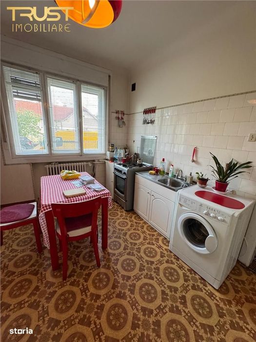 Casa cu 5 camere l 406 MP Teren l Garaj l Andrei Muresanu